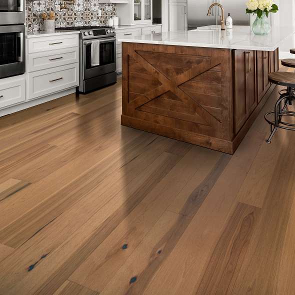 Kitchen Hardwood | DeGraaf Interiors