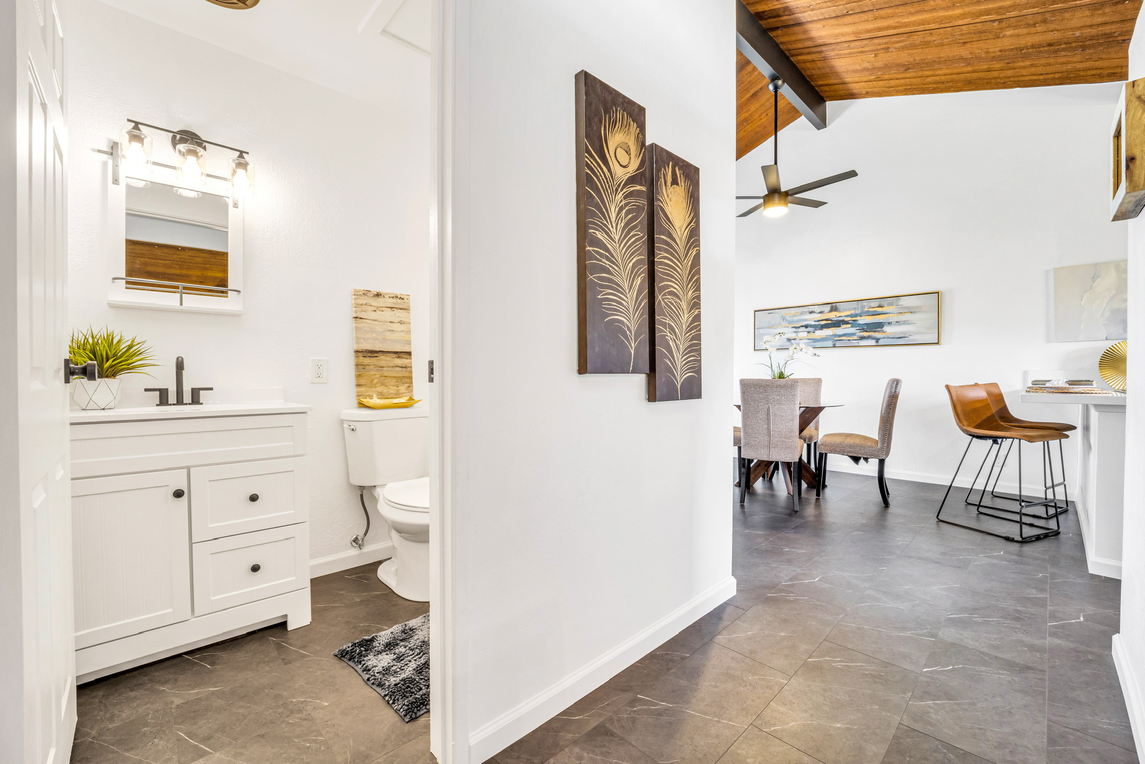 Ceramic Tiles in Ada, MI from DeGraaf Interiors